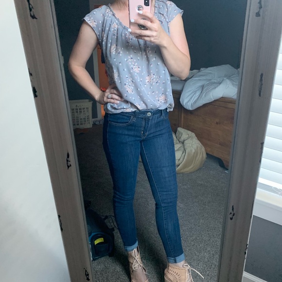 Meet your Posher, Lindsay - Picture 3 of 3